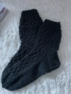 Clearance DIY Miesten tummanharmaa villasukat