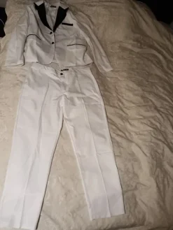 New Manfinity Miesten valvoinen käyttämätön puku