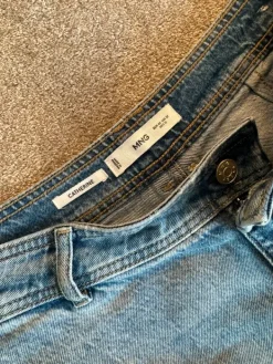 Discount MNG jeans