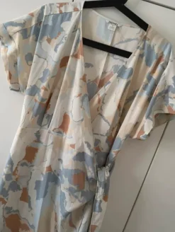 Discount Monki juhlamekko