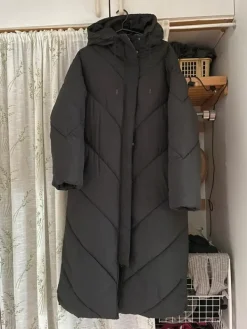 Outlet Monki pitkä toppatakki