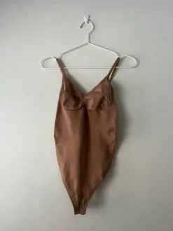 Online Muotoileva body