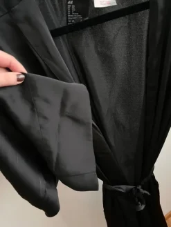 Outlet Musta aamutakki