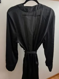 Outlet Musta aamutakki