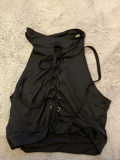 Clearance Bershka Musta erikoinen toppi S