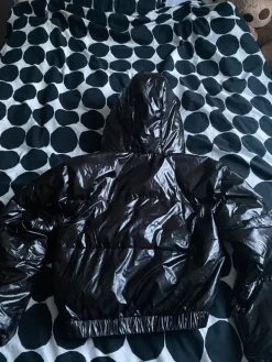 Hot Ellesse Musta glitter toppatakki