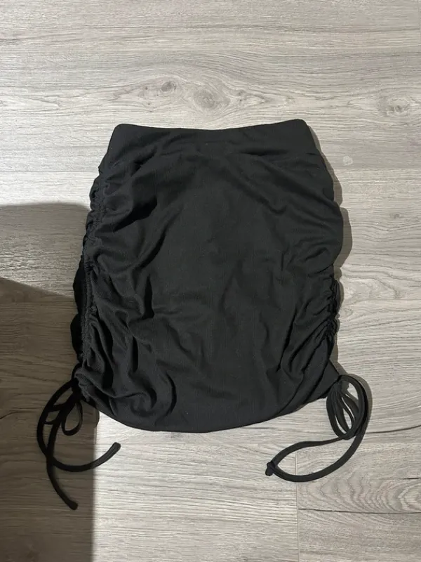 New Cider Musta hame