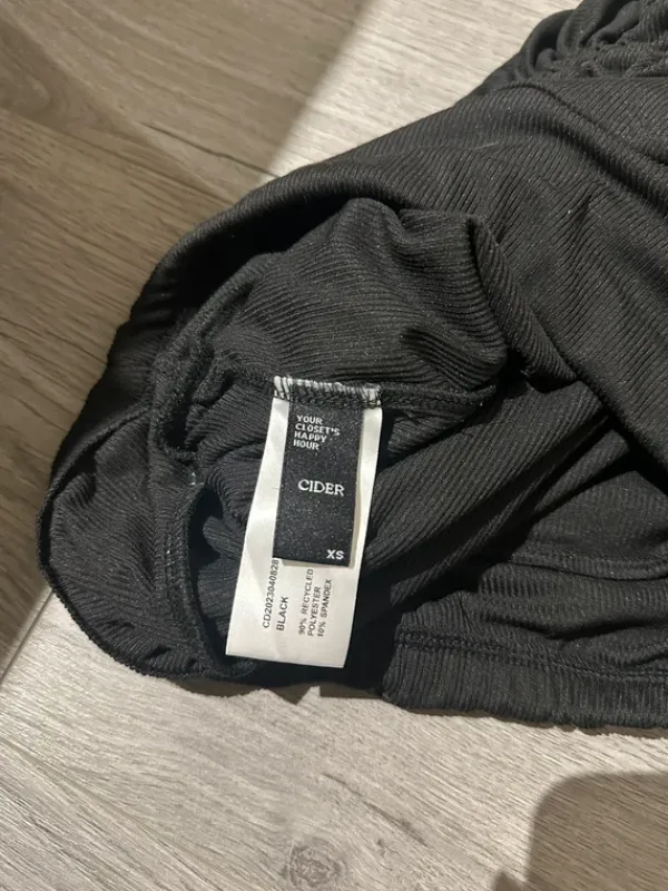 New Cider Musta hame