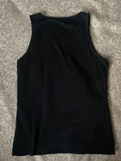 Clearance H&M Musta hihaton paita