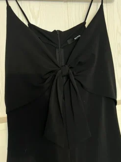 Best Bik Bok Musta housupuku