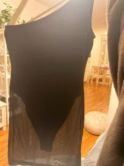 Hot fashionova Musta mekko