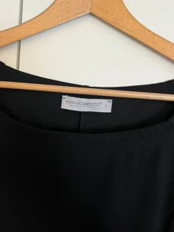 Best Musta mekko leveillä hihansuilla