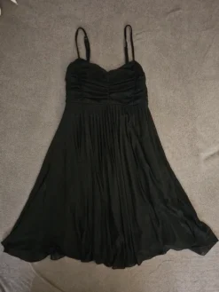 Discount ONLY Musta minimekko