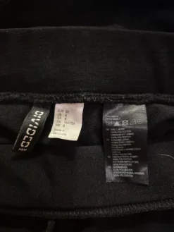 New H&M Musta mullet skirt -hame