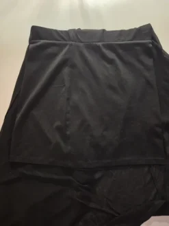 New H&M Musta mullet skirt -hame