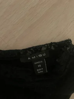 Outlet Amisu Musta pitkähihainen