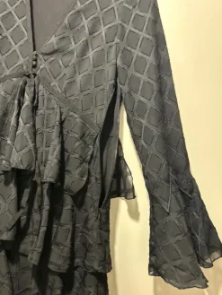 Online H&M Musta pitkähihainen mekko