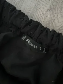 Clearance FB Sister Musta ”pitsinen” hame!