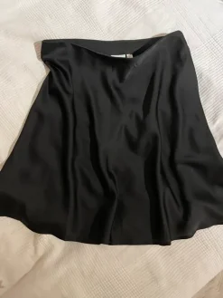 Discount Musta satiinihame