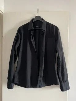 Hot Musta slim fit kauluspaita