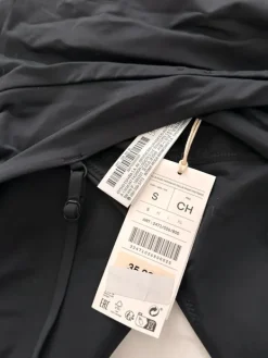 Discount Oysho Musta uimapuku