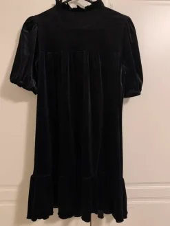 Discount Musta velour-mekko, koko S