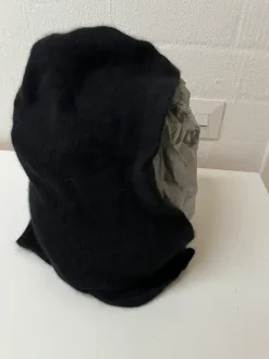 Sale Musta villahuppu angoraa