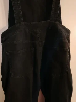 Online H&M Divided Mustat farkkuhaalarit