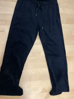 Outlet Mustat housut