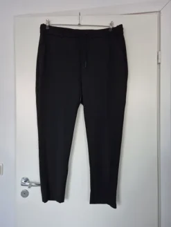 Discount Mustat housut