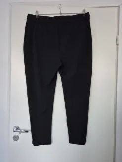 Discount Mustat housut