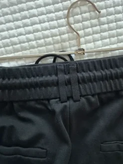 Discount Mustat housut