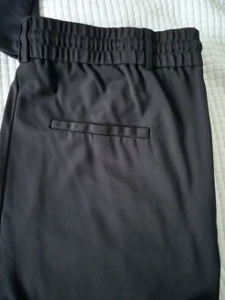 Discount Mustat housut