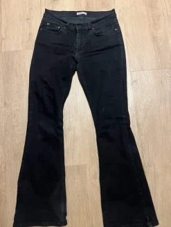 Sale Mustat low waist flare- farkut