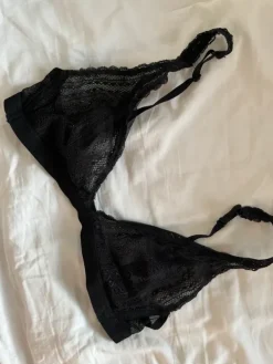 Sale H&M Mustat pitsiliivit