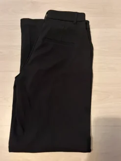 Clearance Gina Tricot Mustat puvunhousut