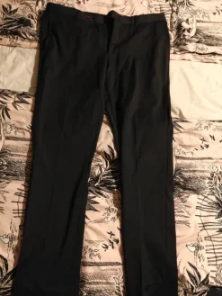 Clearance Mustat puvunhousut