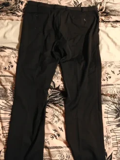 Clearance Mustat puvunhousut