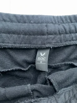 Outlet SOC Mustat shortsit