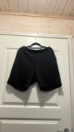 Best Amisu Mustat shortsit