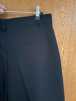 Discount Ellos Mustat shortsit, uudet