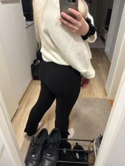 New Gina Tricot Mustat trumpettihousut