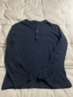 H&M Myydään M kokoinen paita