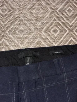 Online H&M Myydään puvunhousut