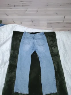 Best H&M Myynnissä erinomaisessa kunnossa olevat farkut