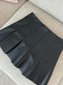 New Gina Tricot nahka hame