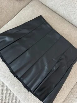 New Gina Tricot nahka hame