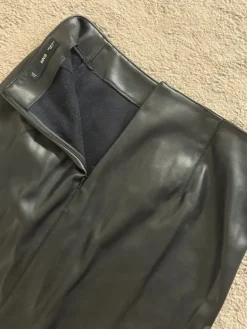 Hot Mango Nahka hame