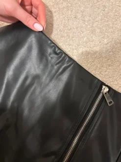 New Sinsay Nahka shortsihame