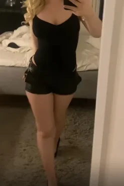 Bershka nahkashortsit